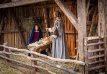 Para rezarlo de cara al pesebre contemplar el pesebre