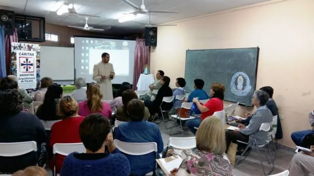 Voluntarios de Cáritas a la escuela Escuela de Voluntarios Juan Diego