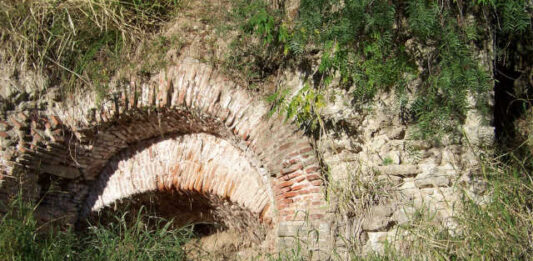 Horno de cal en la barranca del Paraná 2