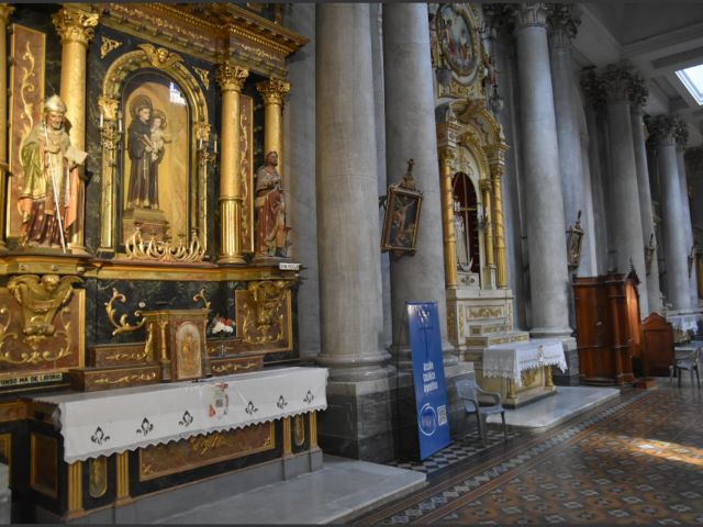 La Catedral y el Congreso Argentino Muro Interno Actual