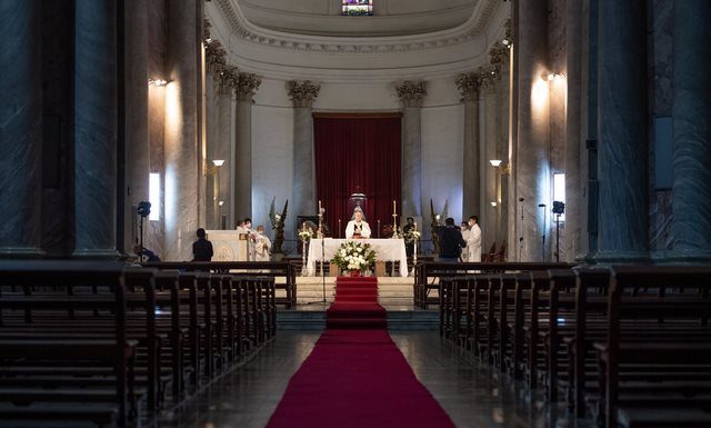 Los curas piden a los intendentes la vuelta de las Misas con participación del pueblo misa puiggari