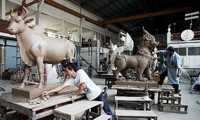 500 imágenes para honrar a un rey difunto Phra Merumat