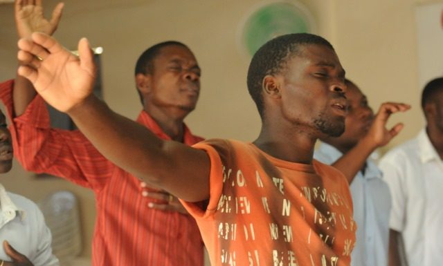 El entusiasmo y el Entusiasmo alabanza